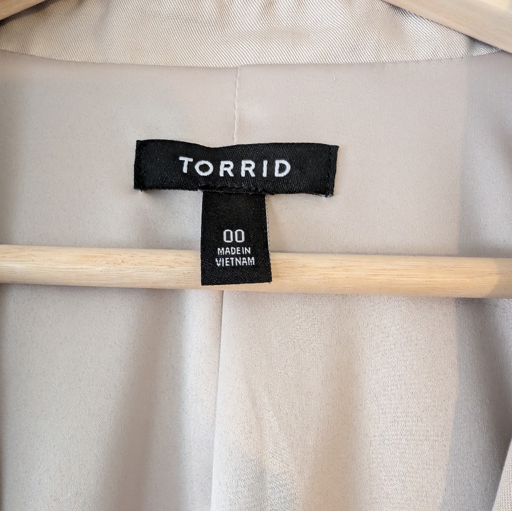 Torrid linen blend relaxed fit blazer NWOT - Picture 3 of 9